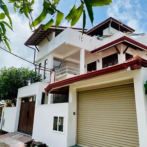 & Surf Guest house Negombo